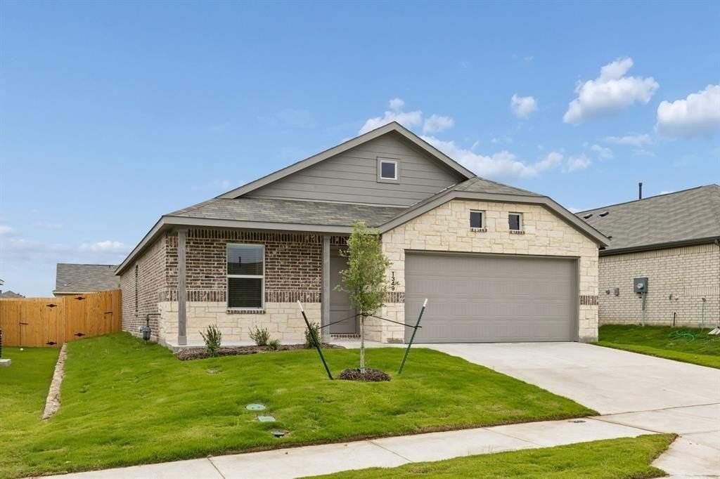 1349 Buckaroo Blvd - Photo 2 of 25