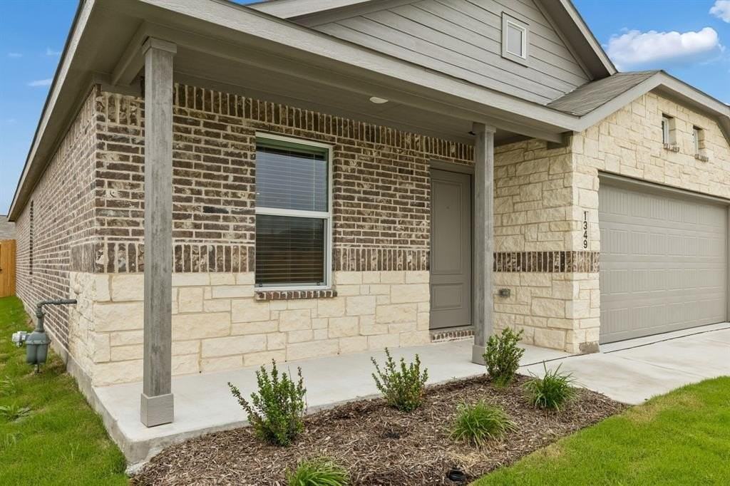 1349 Buckaroo Blvd - Photo 3 of 25