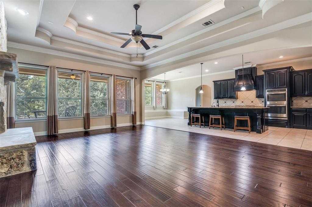 715 Cornell Dr - Photo 5 of 24