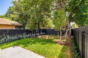 921 Nw 55th St #1 - Photo 5 of 8
