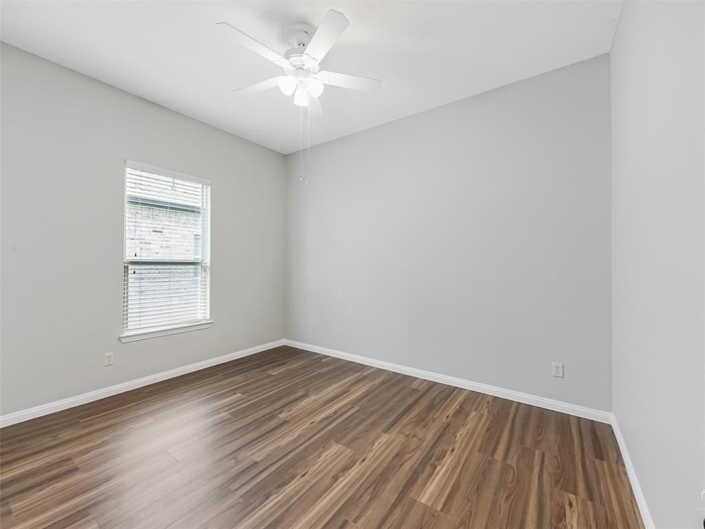 1409 Shady Bend Dr - Photo 5 of 31