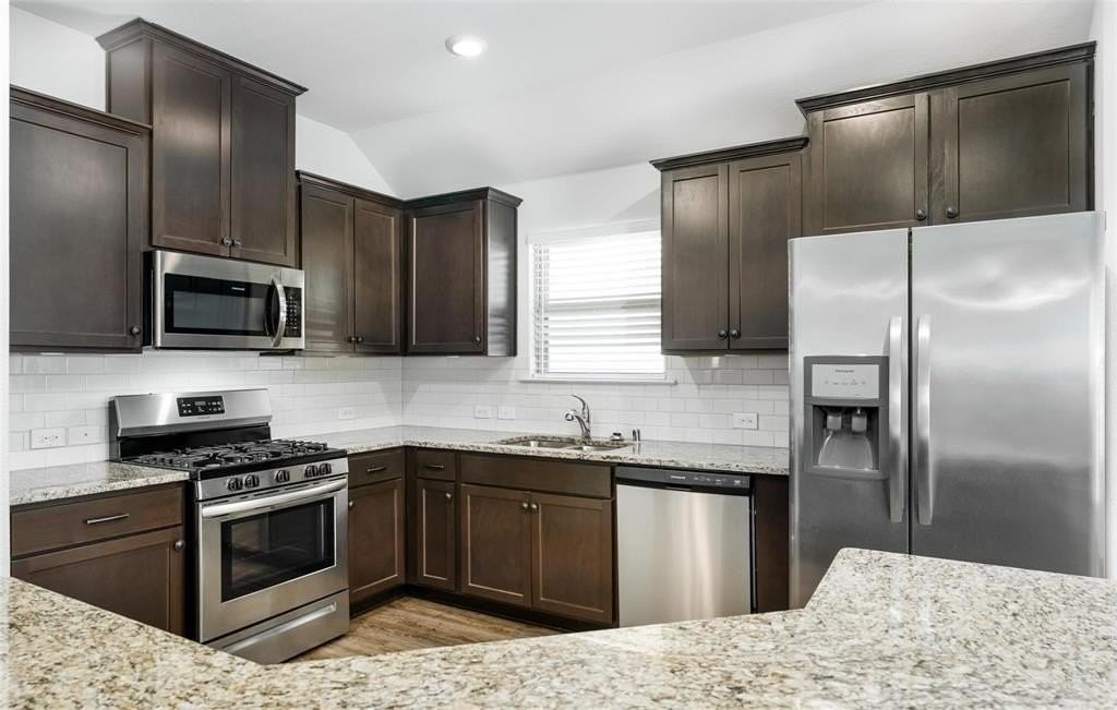 716 Bluebird Way - Photo 3 of 25