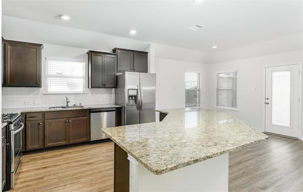 716 Bluebird Way - Photo 4 of 25