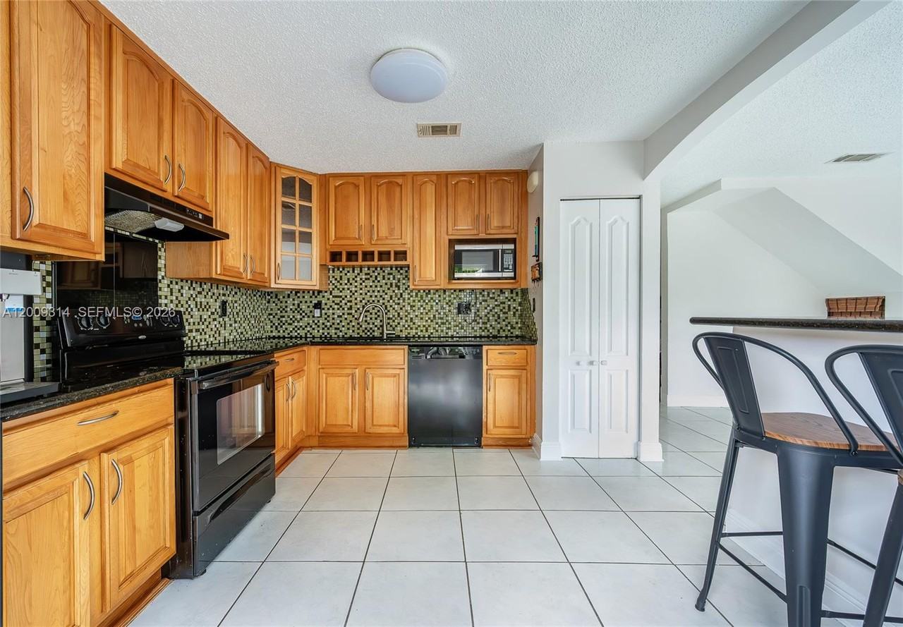 13753 Sw 160th St #O - Photo 6 of 8