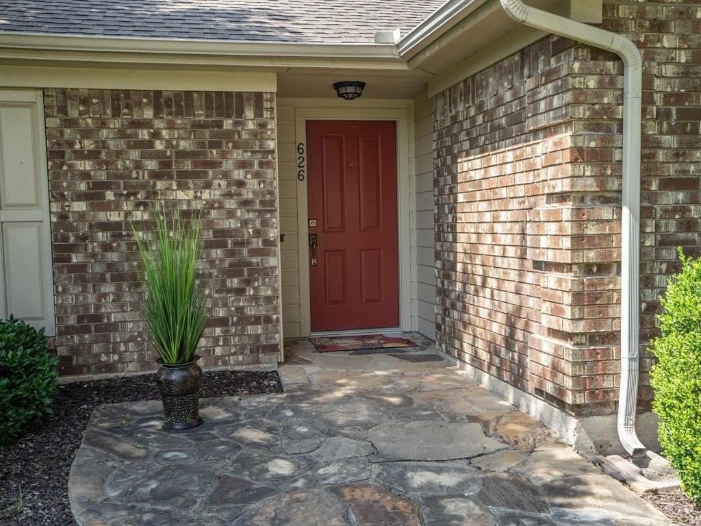 626 Cribbs Dr - Photo 4 of 34