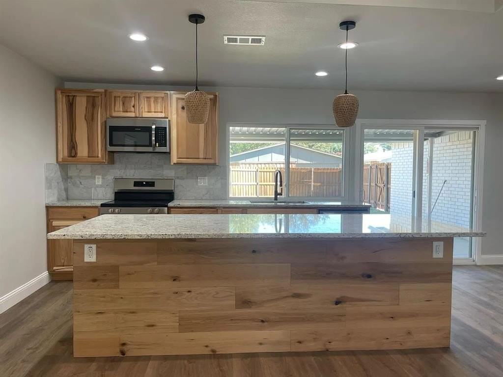 5201 Fisher Dr - Photo 3 of 18