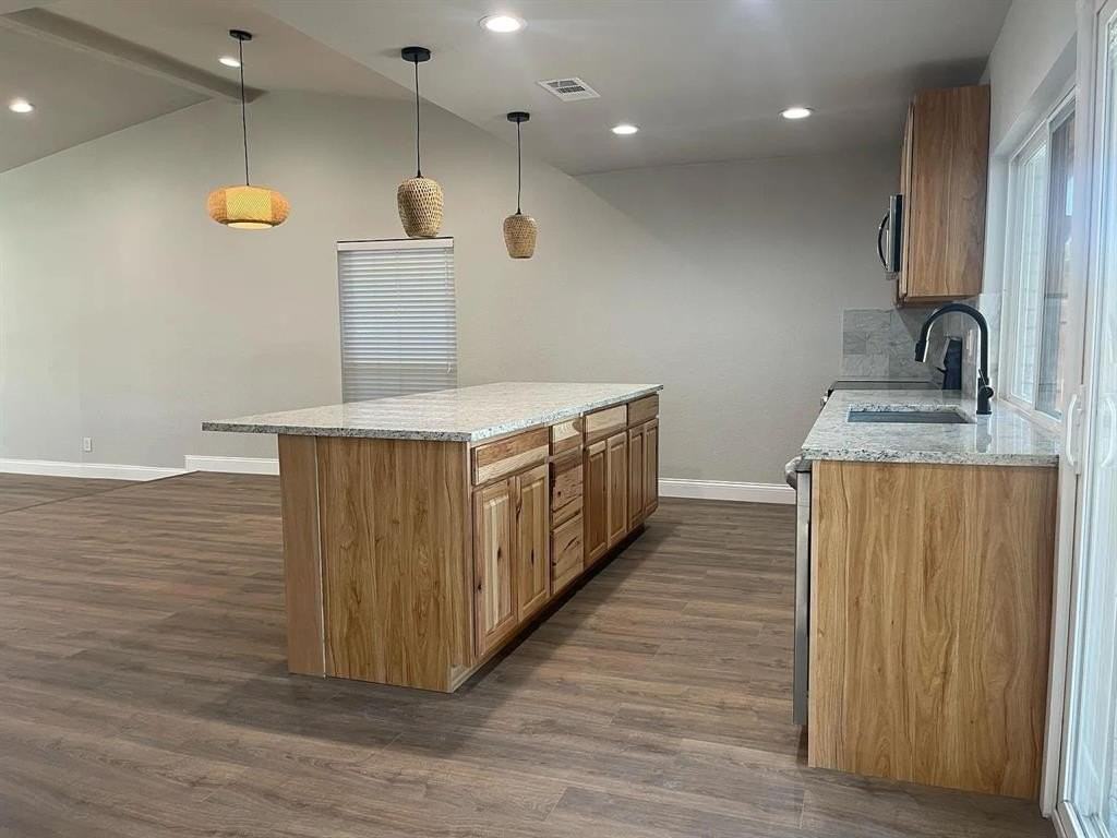 5201 Fisher Dr - Photo 4 of 18