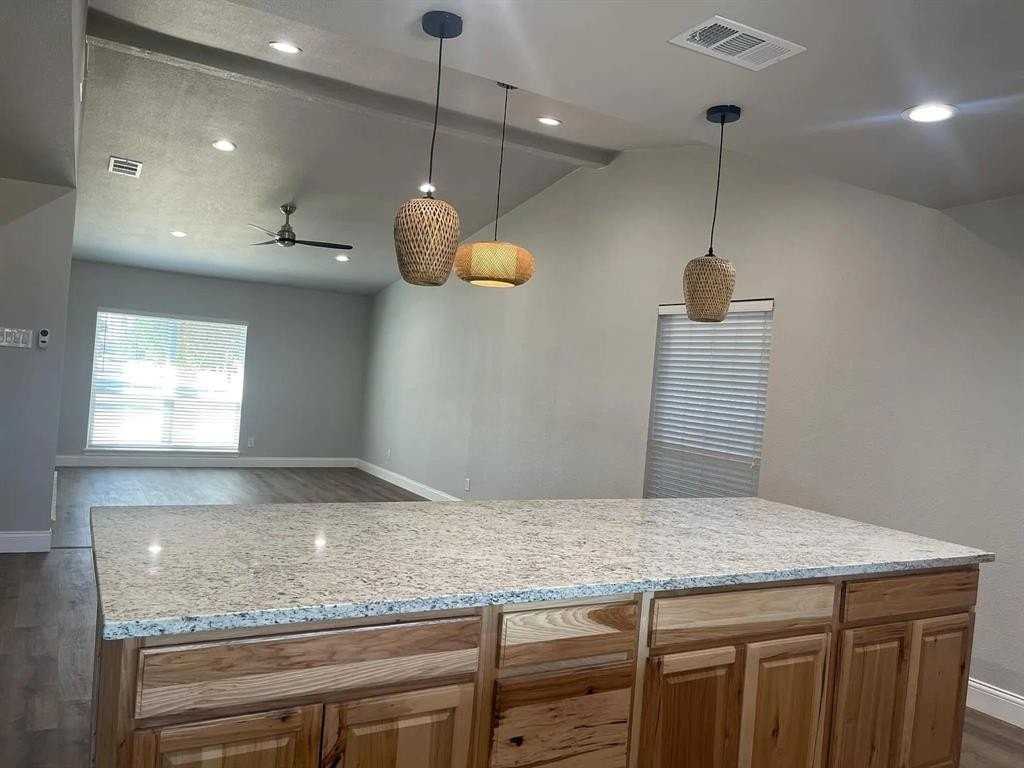 5201 Fisher Dr - Photo 6 of 18