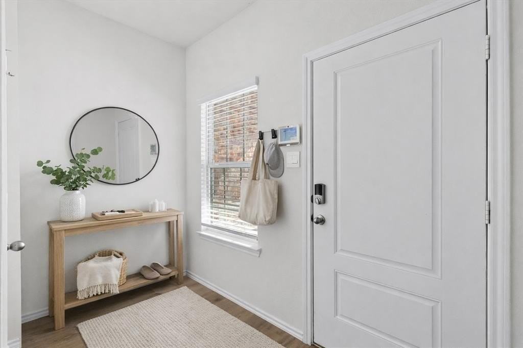 809 Trough St - Photo 2 of 21