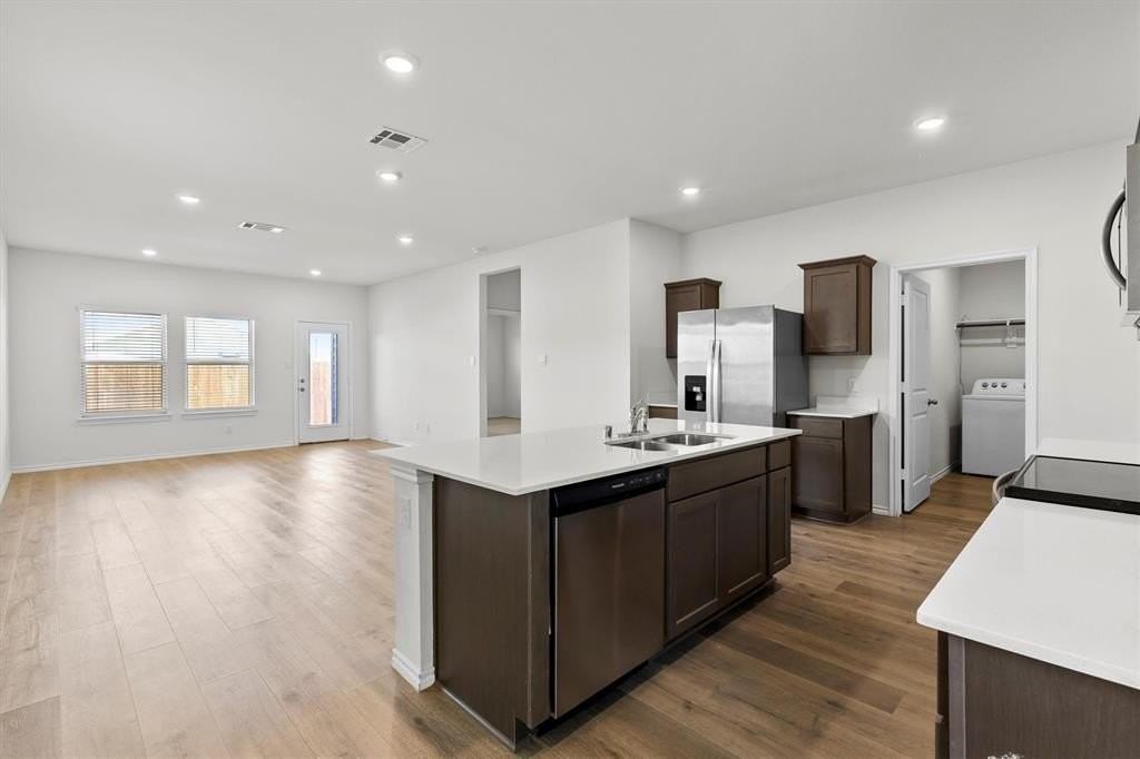 809 Trough St - Photo 6 of 21