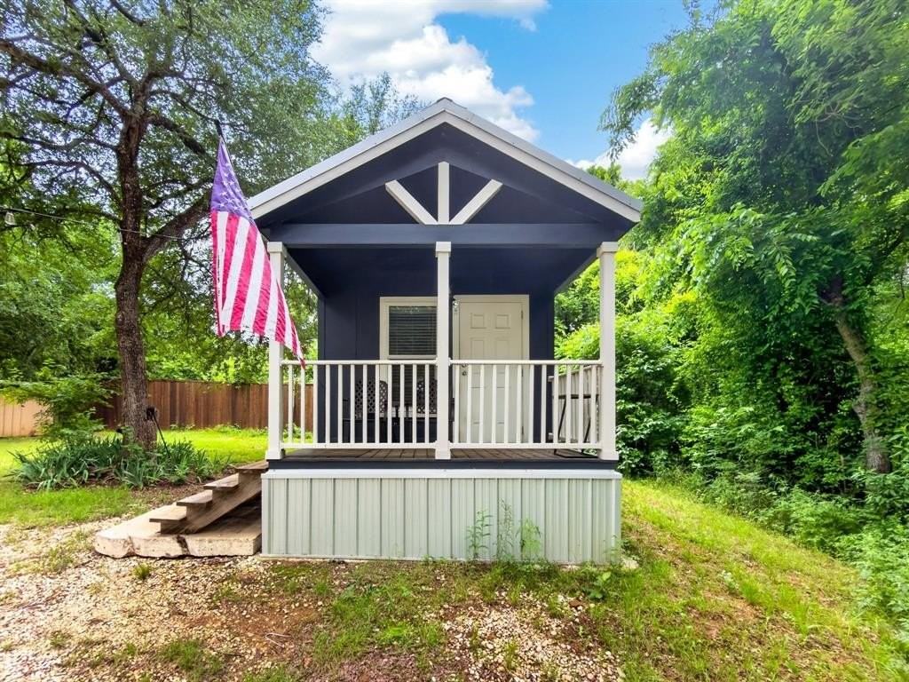 761 Paxton Rd - Photo 2 of 10