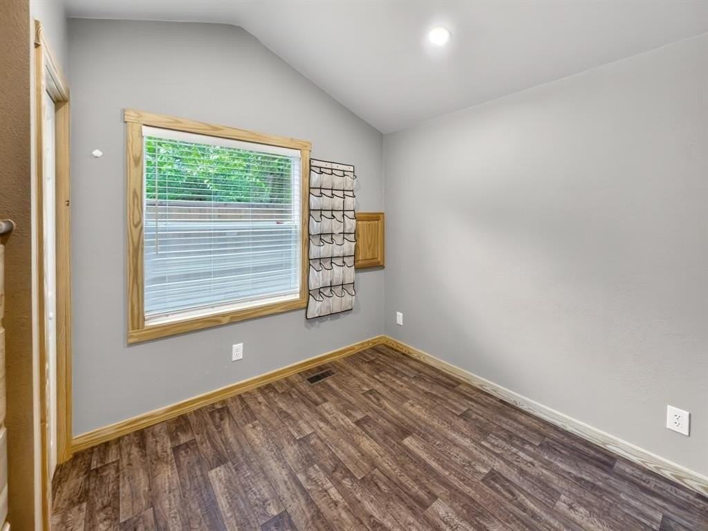 761 Paxton Rd - Photo 7 of 10