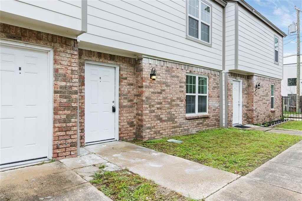 4620 San Jacinto St #C - Photo 2 of 21