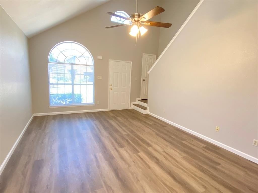 1535 Collin Dr - Photo 3 of 18