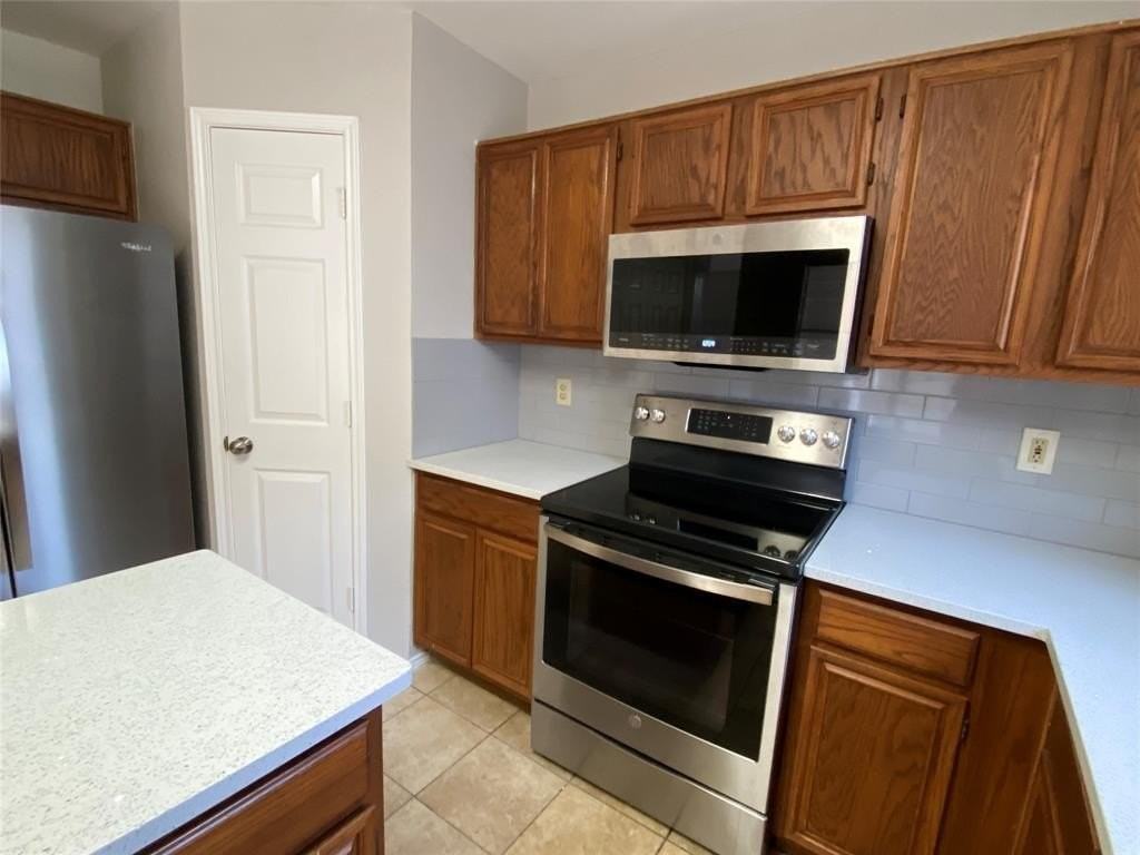 1535 Collin Dr - Photo 6 of 18