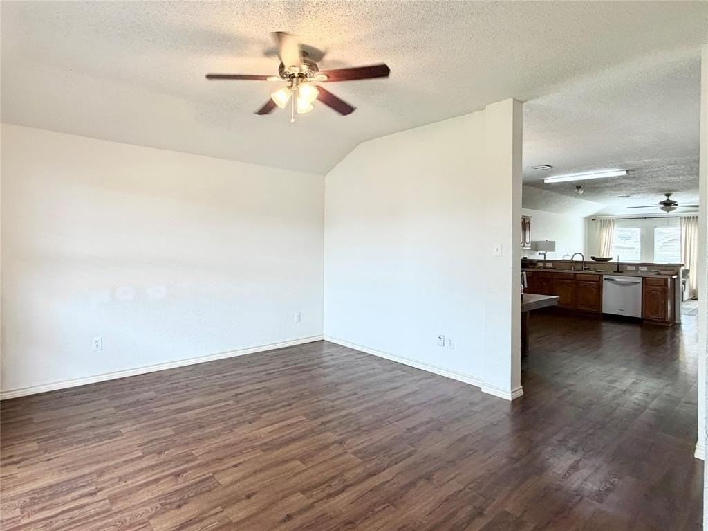 1421 Jacksons Run - Photo 3 of 20