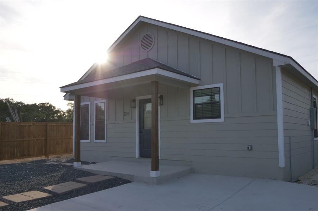 241 Brushy Creek Trl - Photo 2 of 17
