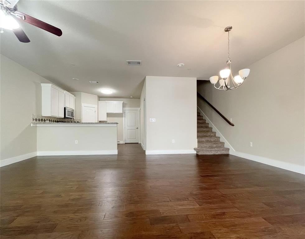 207 Lily Ln - Photo 3 of 21