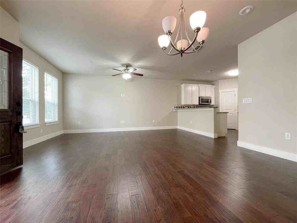 207 Lily Ln - Photo 4 of 21