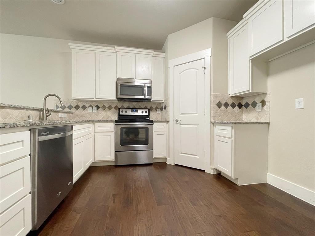 207 Lily Ln - Photo 6 of 21