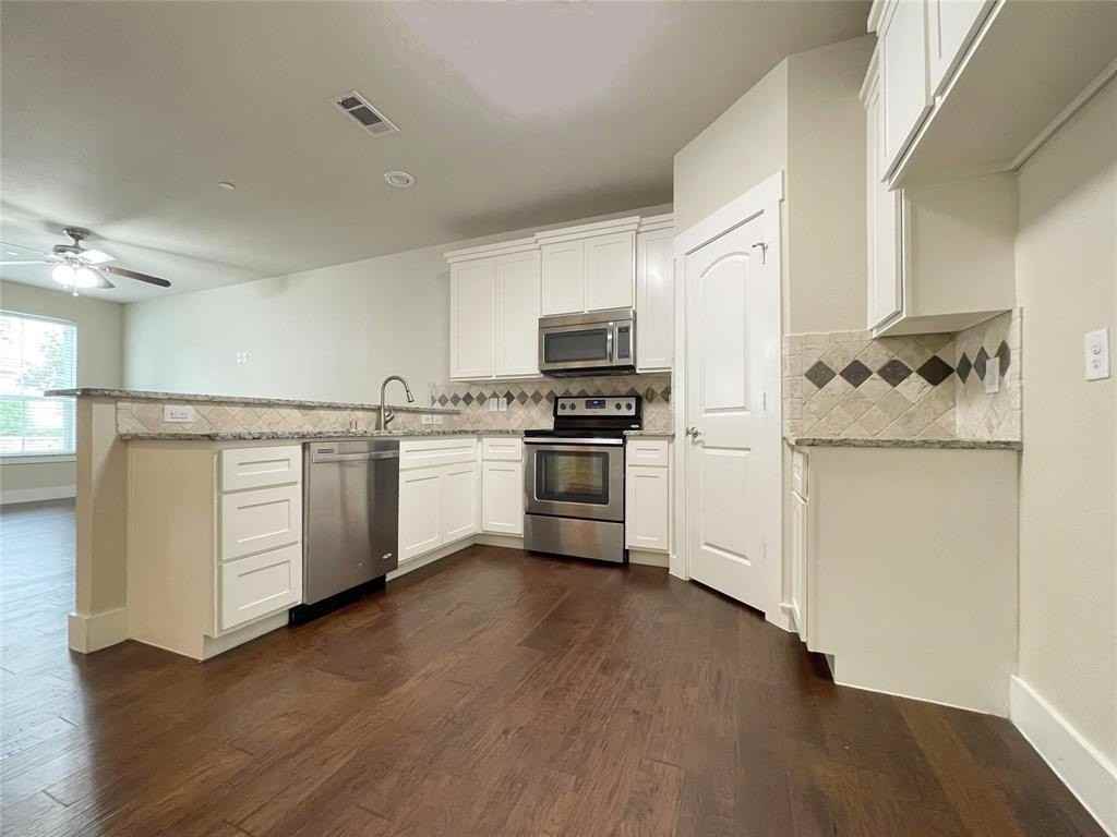 207 Lily Ln - Photo 7 of 21