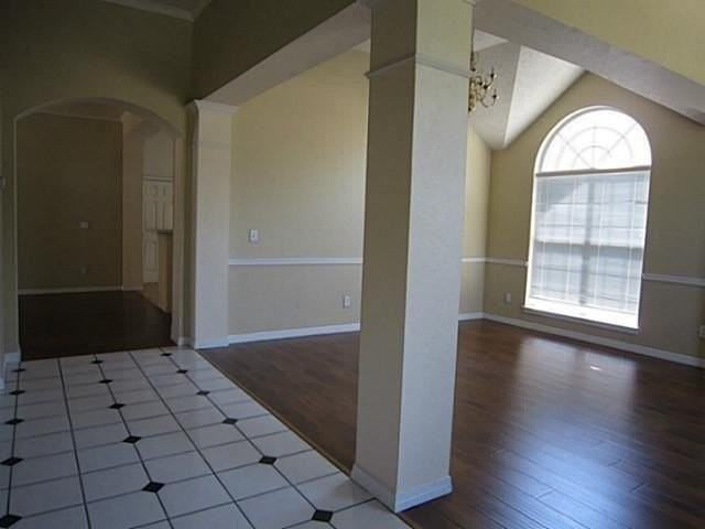 9941 Danbury Dr - Photo 3 of 11