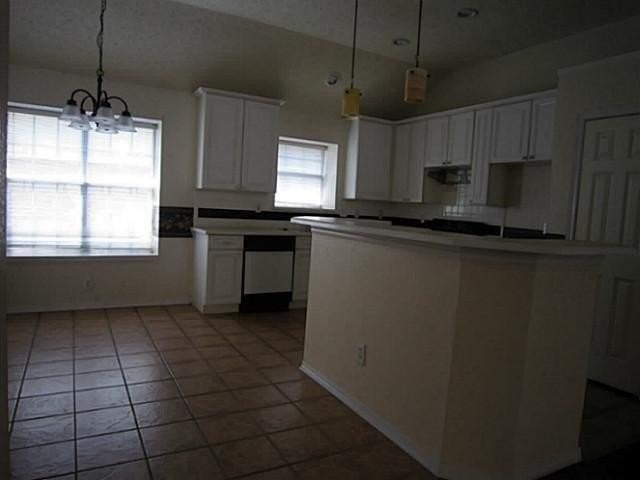 9941 Danbury Dr - Photo 4 of 11