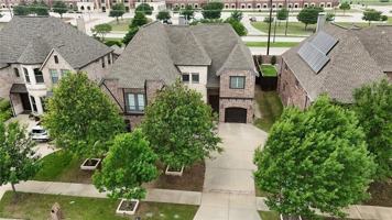 featured image of 10647 Kingsford Ln