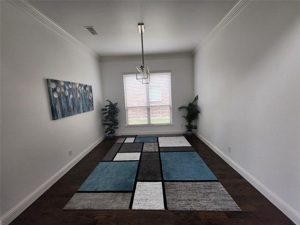 10647 Kingsford Ln - Photo 2 of 15