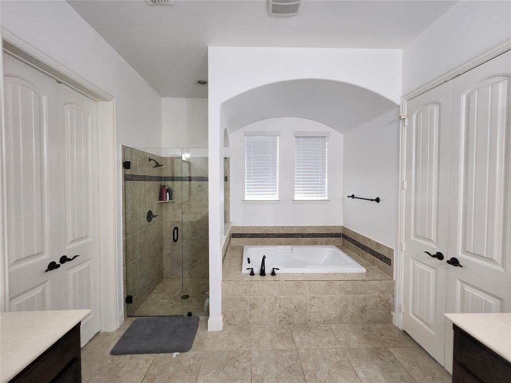 10647 Kingsford Ln - Photo 6 of 15