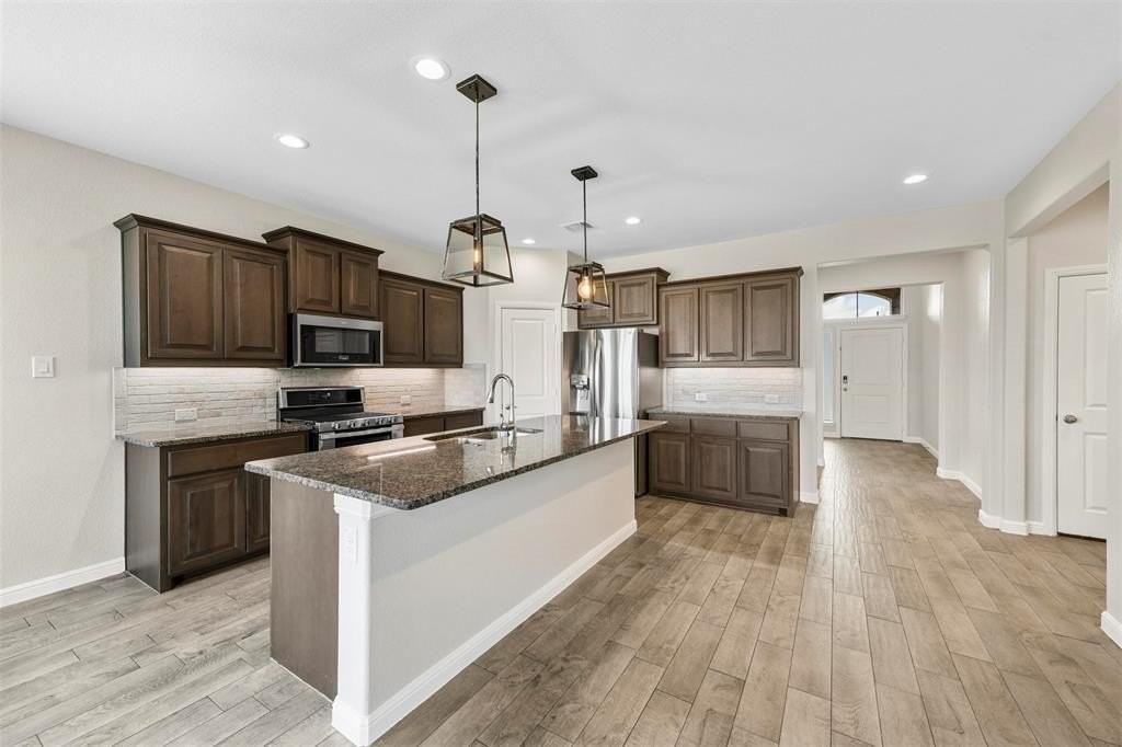 3318 Camden Creek Rd - Photo 4 of 38