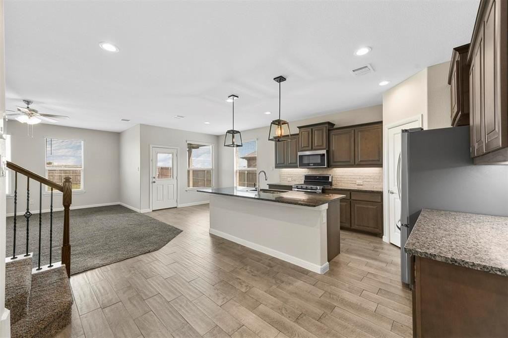 3318 Camden Creek Rd - Photo 5 of 38