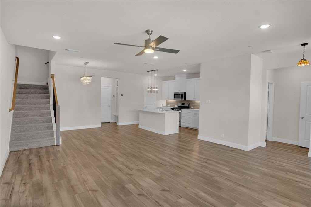 9053 Phoebe Rd - Photo 3 of 40