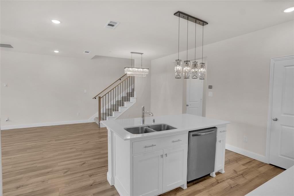 9053 Phoebe Rd - Photo 6 of 40