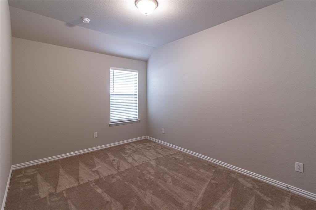 3004 Teak Dr - Photo 6 of 40