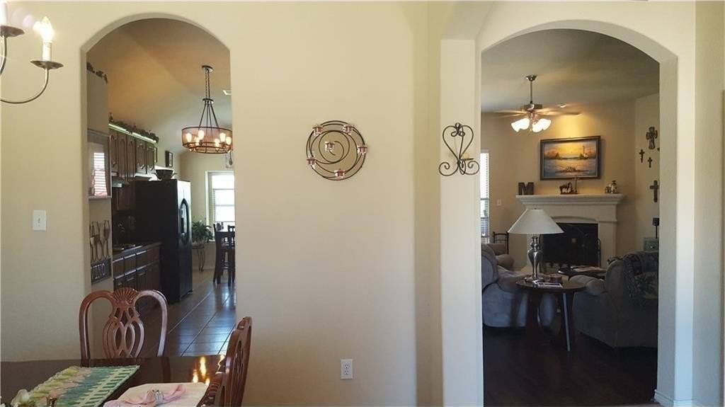 706 Ireland Way - Photo 3 of 28