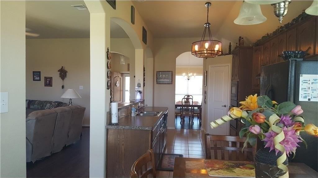 706 Ireland Way - Photo 7 of 28