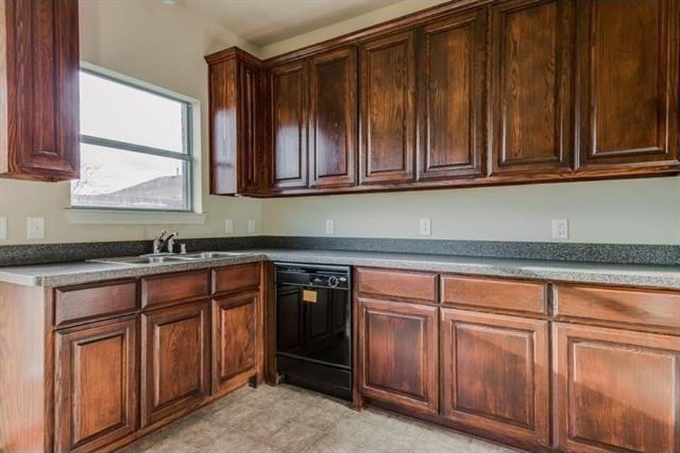 260 Flatwood Dr - Photo 5 of 16