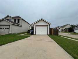 featured image of 10745 Many Oaks Dr