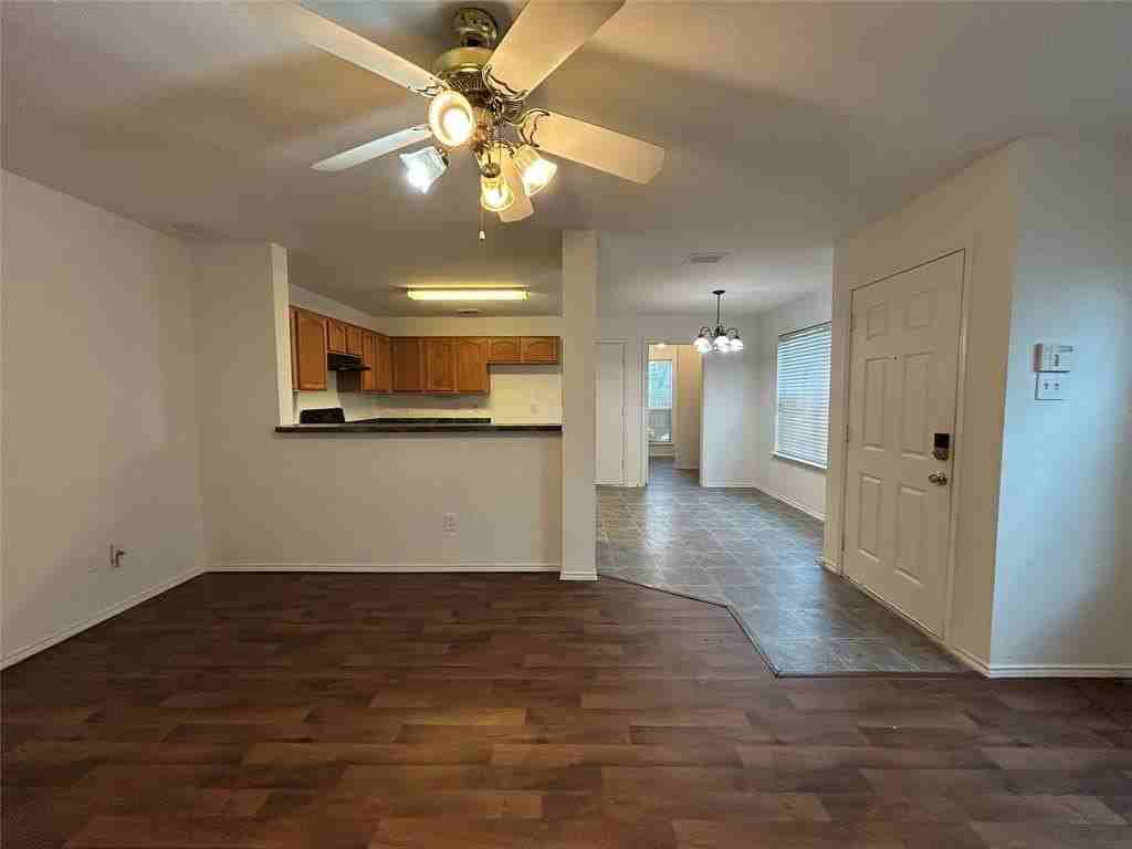 10745 Many Oaks Dr - Photo 2 of 18