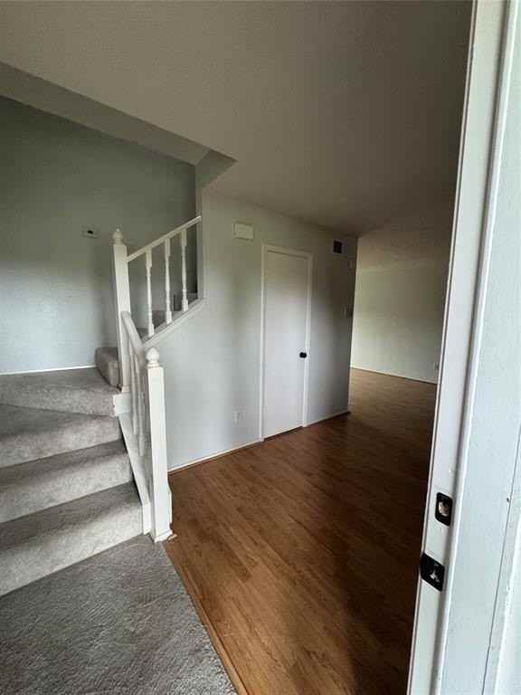 323 Towne House Ln - Photo 3 of 15