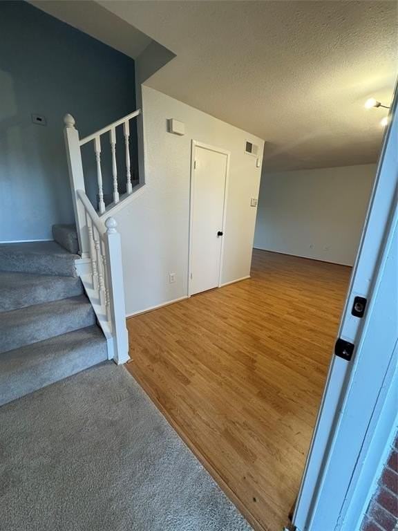 323 Towne House Ln - Photo 4 of 15