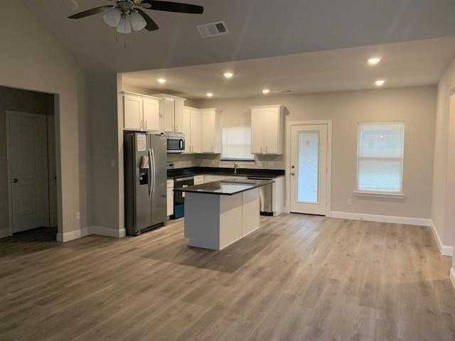 1707 Wright St - Photo 2 of 16