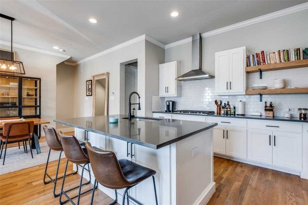 1262 N Prairie Ave - Photo 2 of 24