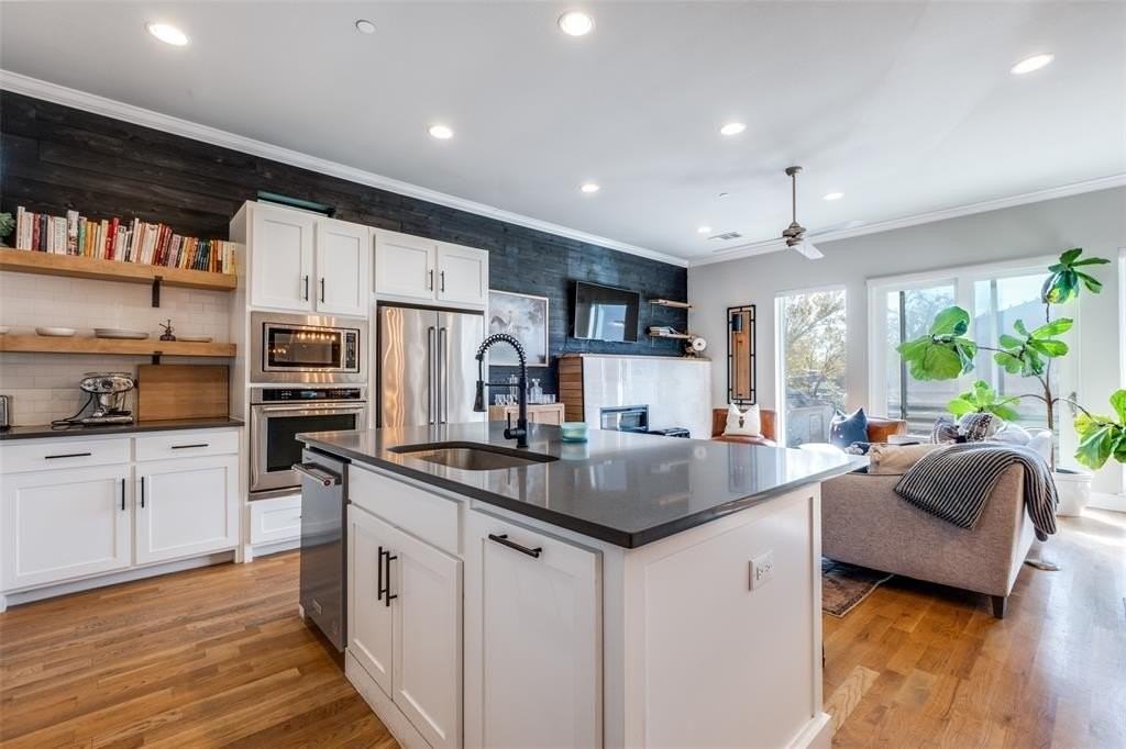 1262 N Prairie Ave - Photo 5 of 24