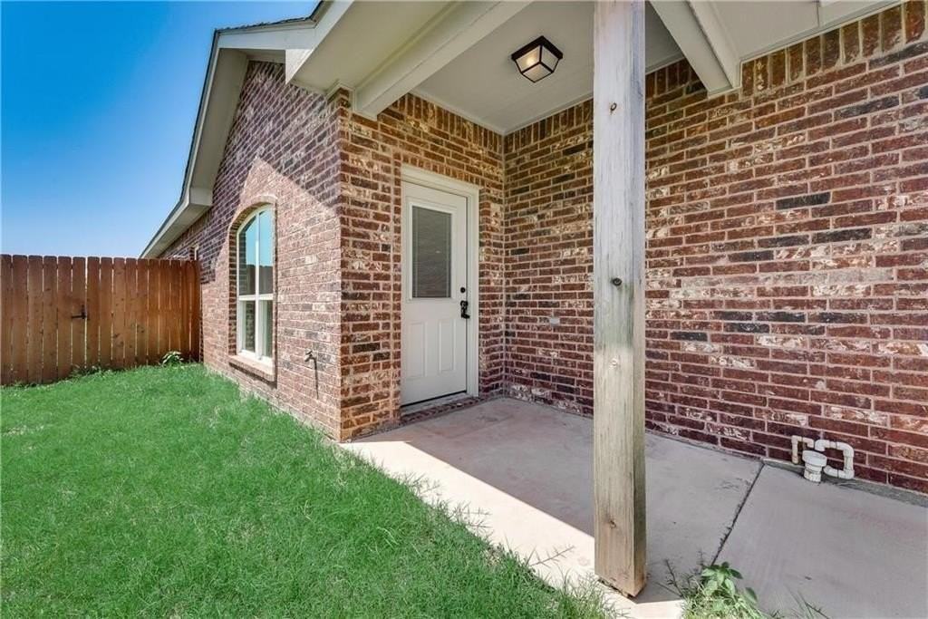 6035 Jennings Dr - Photo 2 of 17