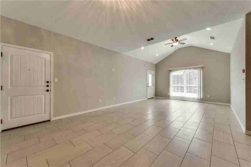 6035 Jennings Dr - Photo 3 of 17