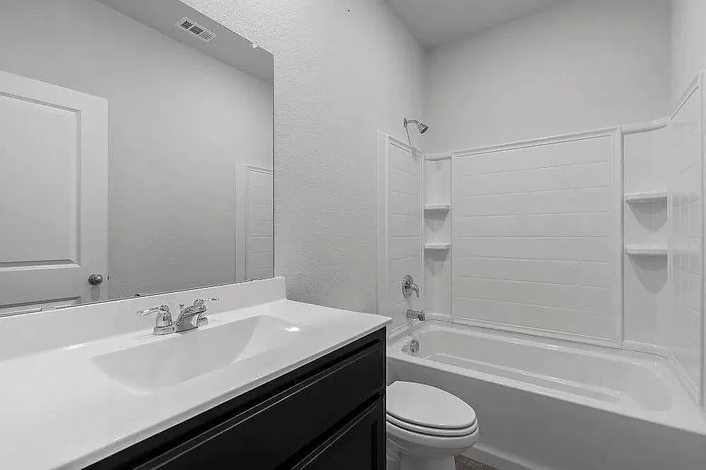6212 Blacksmith Ave - Photo 3 of 19