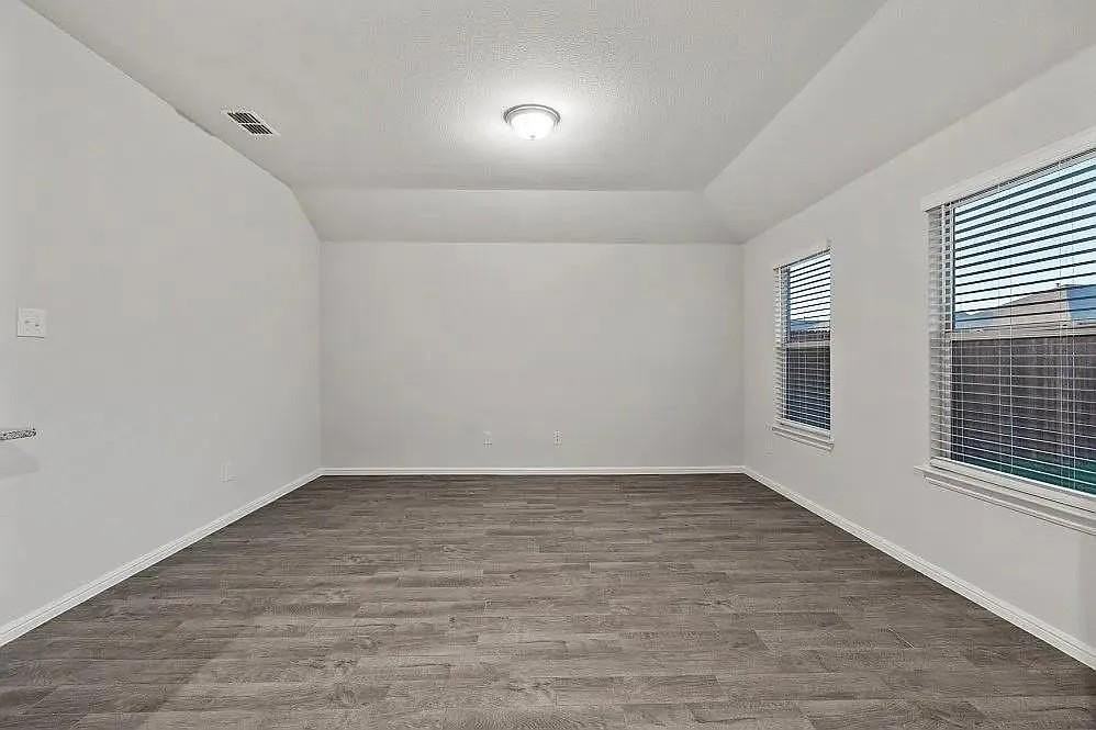 6212 Blacksmith Ave - Photo 7 of 19