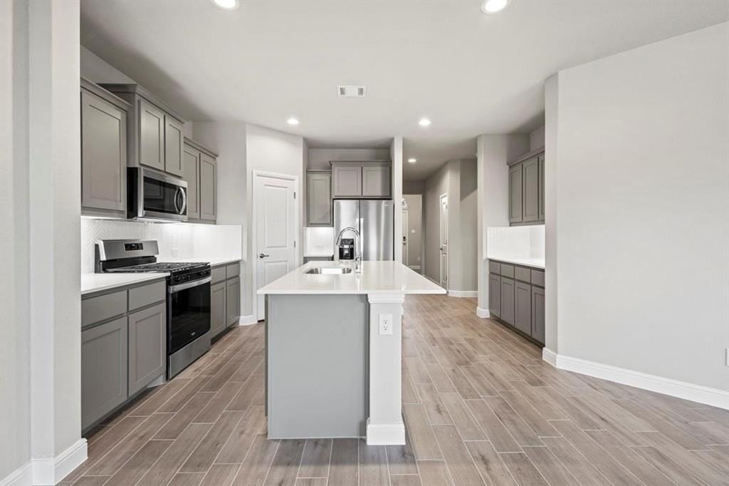 225 Roundstone Rd - Photo 4 of 22